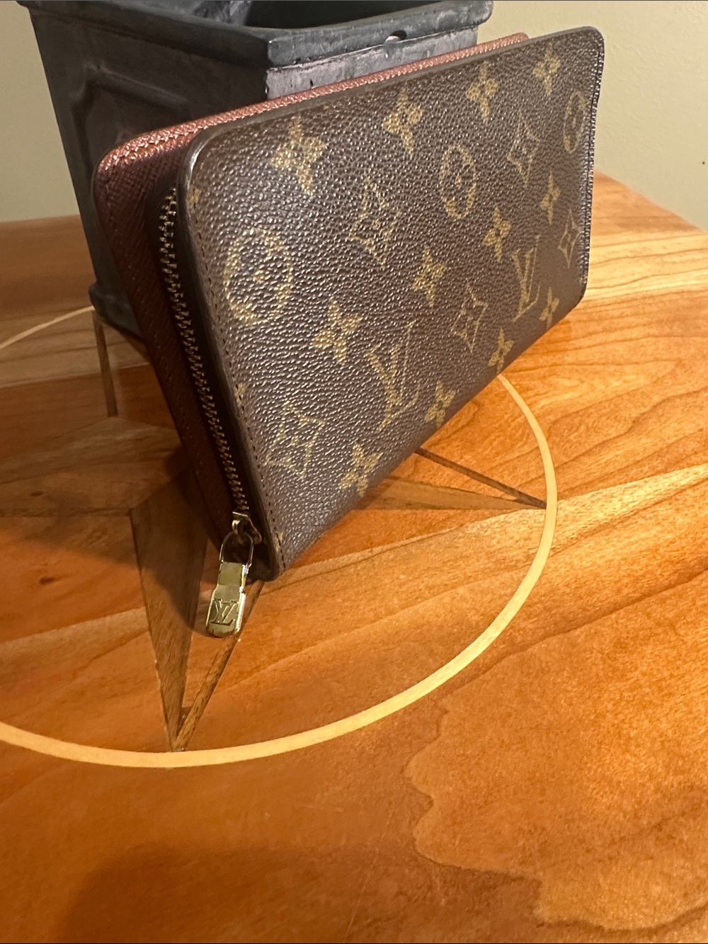 Authentic Louis Vuitton Zippy Monogram wallet.